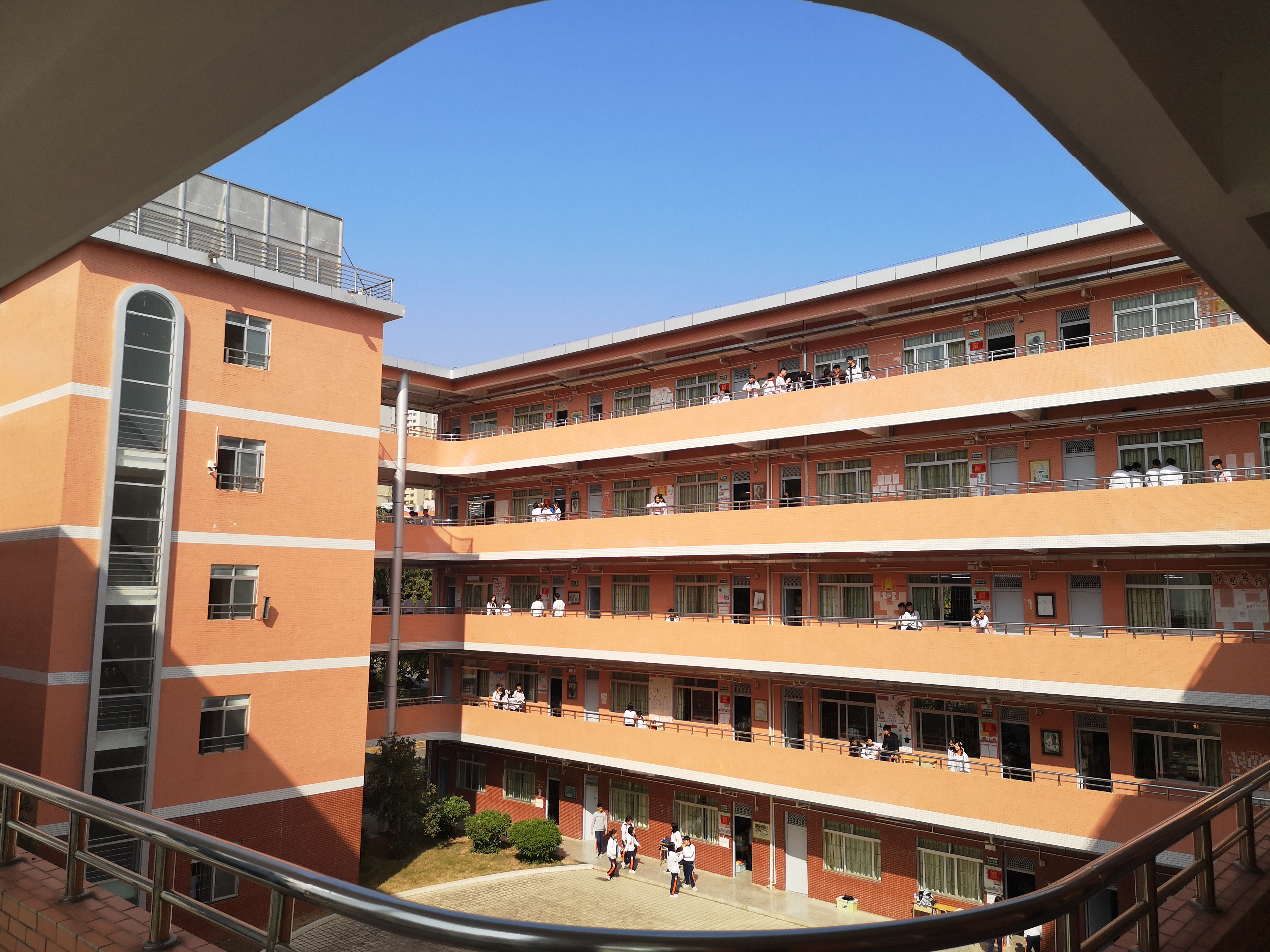 龙川县第一中学高中部图片