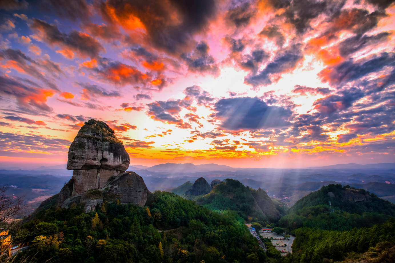 融湾融深坐上赣深高铁来龙川品美食赏风光